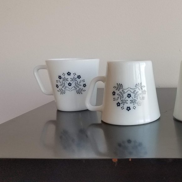 Pyrex Blueberry Summer Impressions Mugs, Set of 4 - Picture 3 of 7